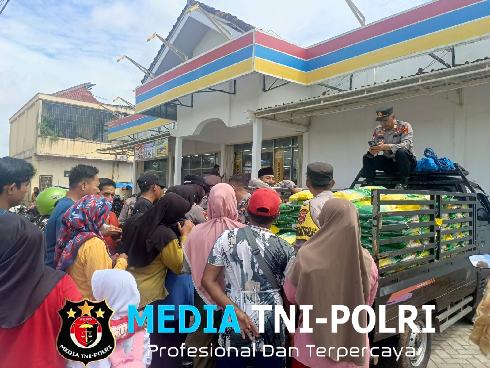 Polres Lampung Timur Gelar Gerakan Pangan Murah di Pasar Sukadana