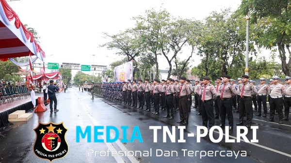 Hari Juang Polri 2025 Digelar di Surabaya, Kapolri Pimpin Upacara