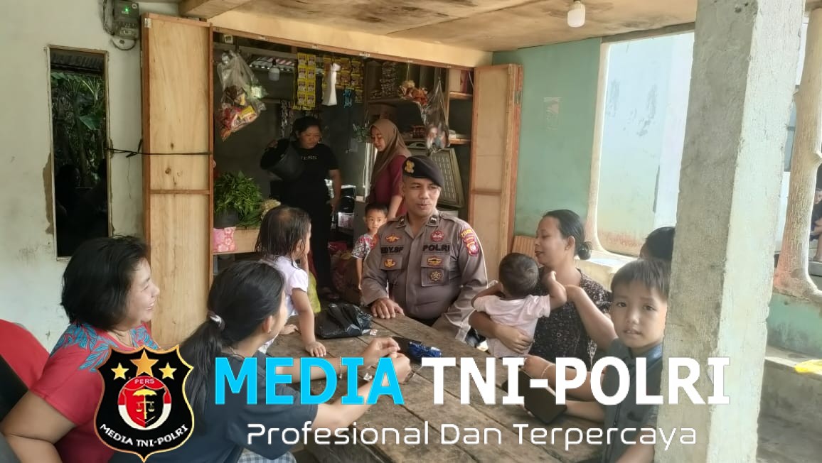 Polisi Laksanakan Patroli Siang, Sapa Warga di Warung dan Sambangi Pemilik Toko