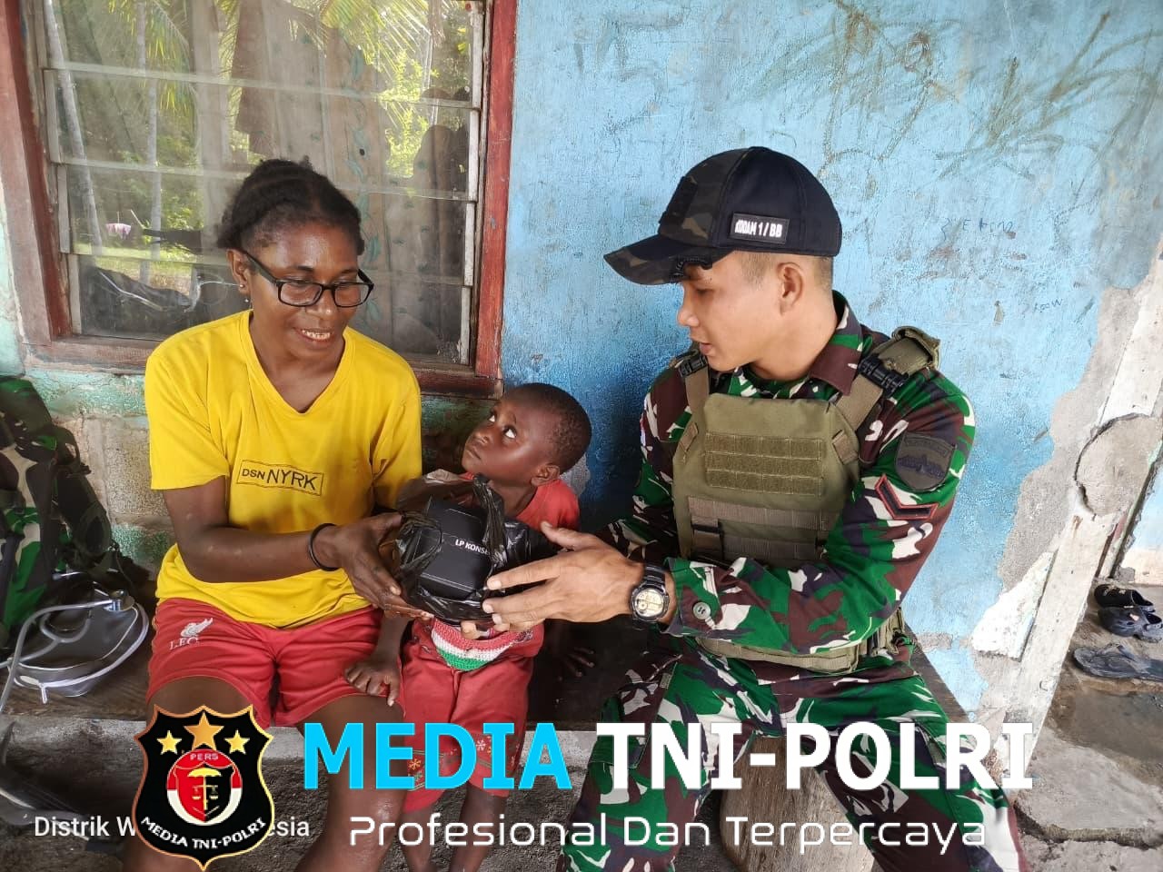 Kepedulian dan Cinta Satgas Yonif 131/Braja Sakti Terhadap Masyarakat Perbatasan Papua