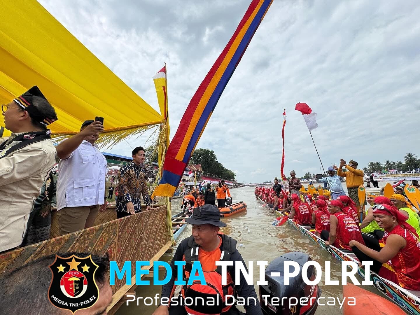 Hadiri Festival Pacu Jalur 2025, Wapres Minta Warisan Budaya dan Wajah Ekonomi Kreatif Riau Terus Dijaga