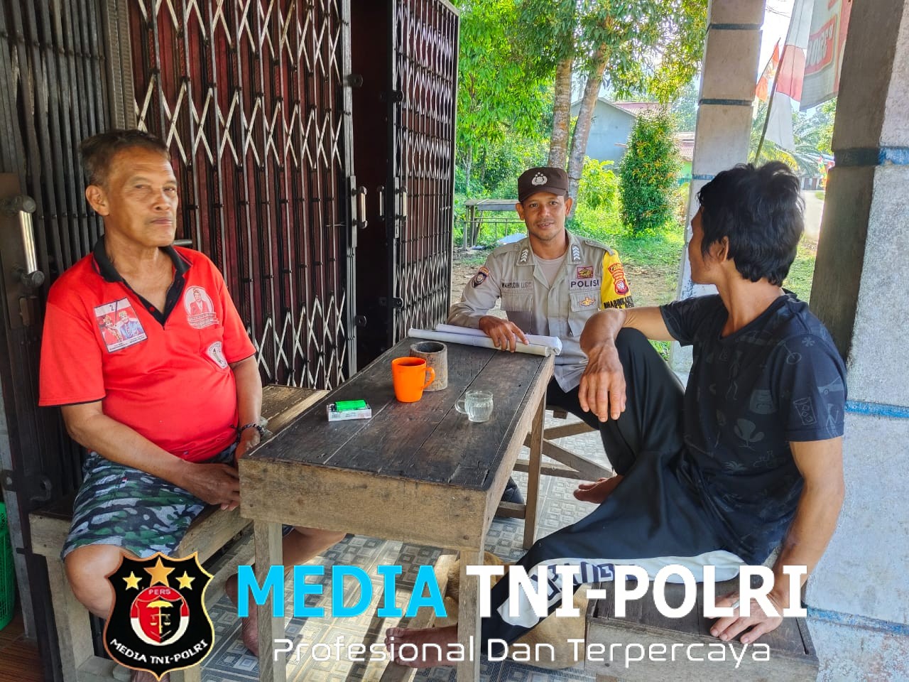 Dialogis dan Humanis, Polisi Air Besar Sambangi Warga Saat Patroli Siang