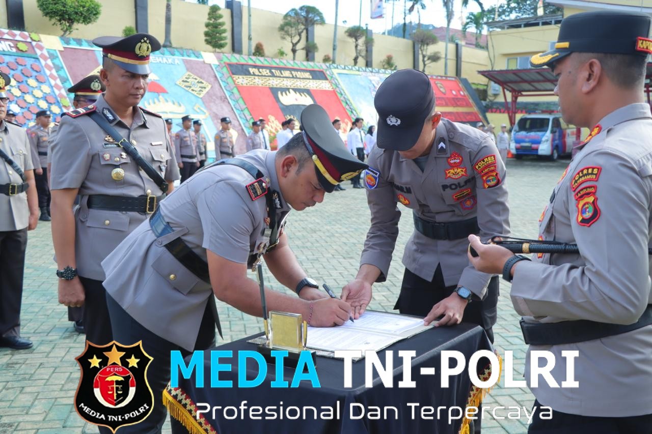 Kapolres Tanggamus Pimpin Penyerahan Jabatan Kabag SDM, Sertijab Kasat Lantas, Kapolsek Kota Agung dan Sumberejo