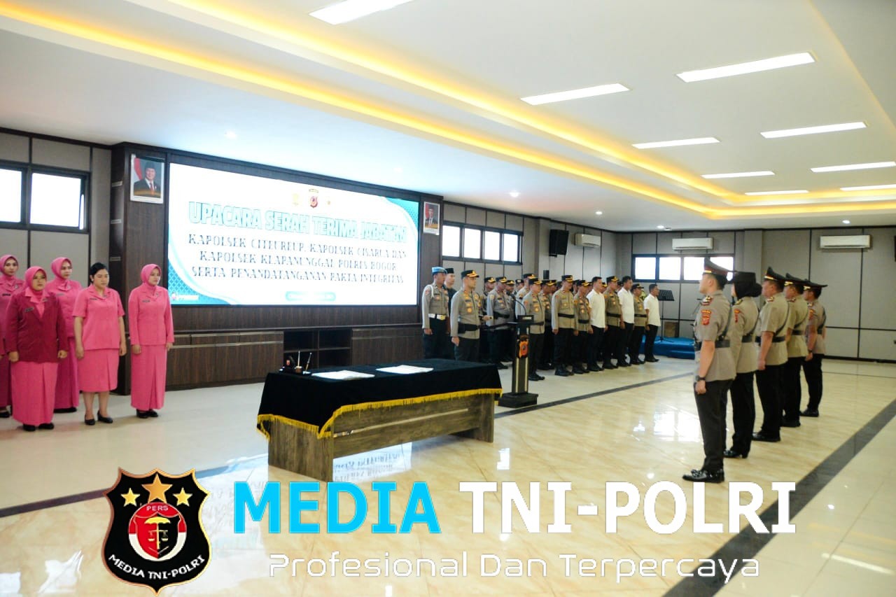 Kapolres Bogor Pimpin Upacara Sertijab Tiga Kapolsek Jajaran Polres Bogor