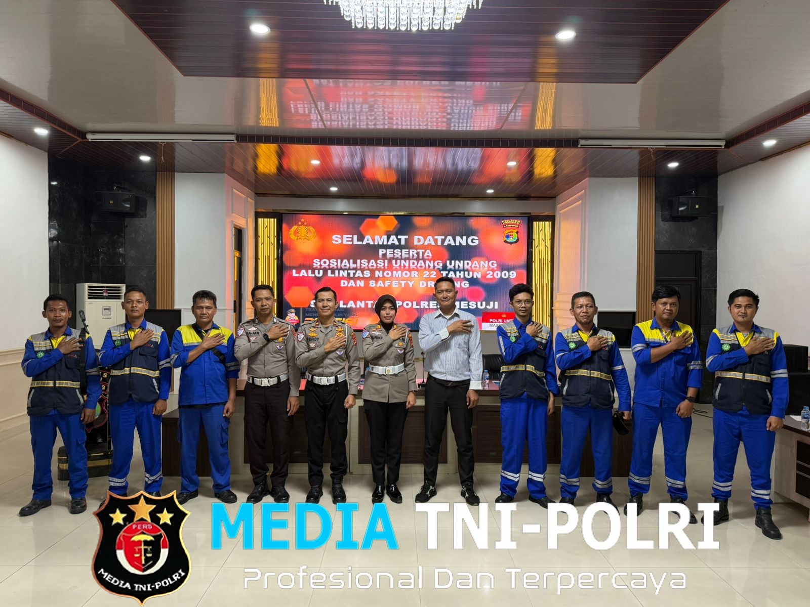 Sinergi dengan PT. Marga Solusi Prima, Polres Mesuji Gelar Sosialisasi Safety Driving Berkendara Lalu Lintas dengan Para Karyawan