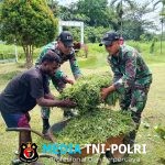 Satgas Yonif 131/Brajasakti dan Warga Gotong Royong Bersihkan Gereja Mahanaim di Perbatasan Papua