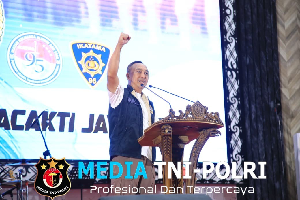 Bentuk Bakti 30 Akabri 95, Ratusan Bansos Diberikan Kepada Masyarakat