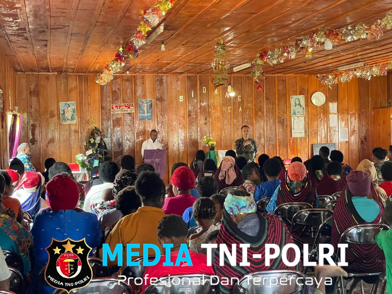 Satgas Yonif 700/WYC Rajut Kasih di Tanah Papua, Ibadah Bersama Jemaat Gereja Bethesda Batilame