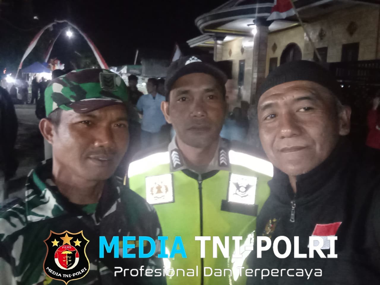 Sinergi TNI–Polri Koramil 0818/13 Kalipare dan Polsek Kalipare Amankan Kegiatan Warga di Dusun Putuk Desa Sumberpetung