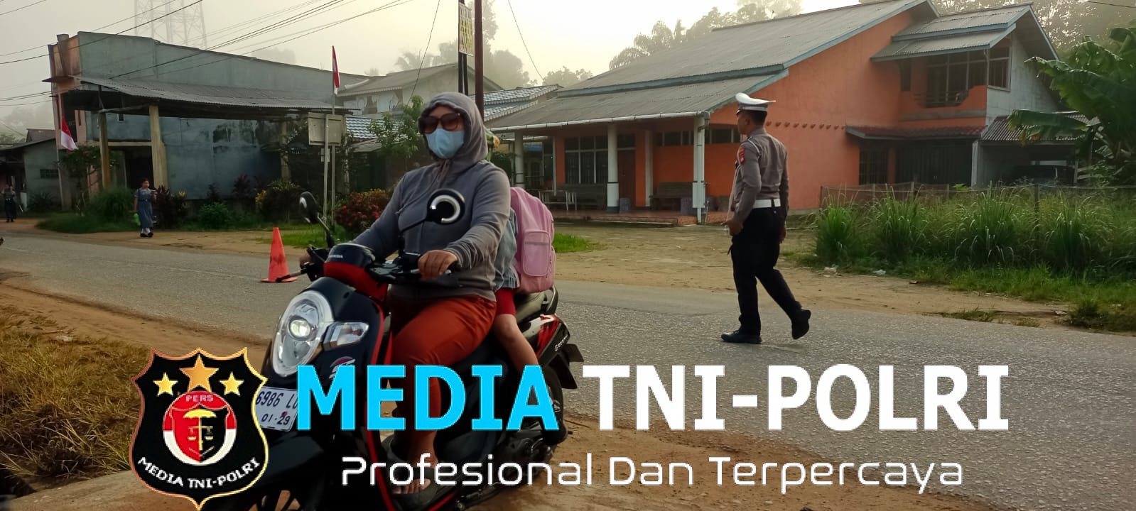 Ciptakan Kamtibcarlantas di Mempawah Hulu, Polsek Mempawah Hulu Laksanakan Strong Point Pagi