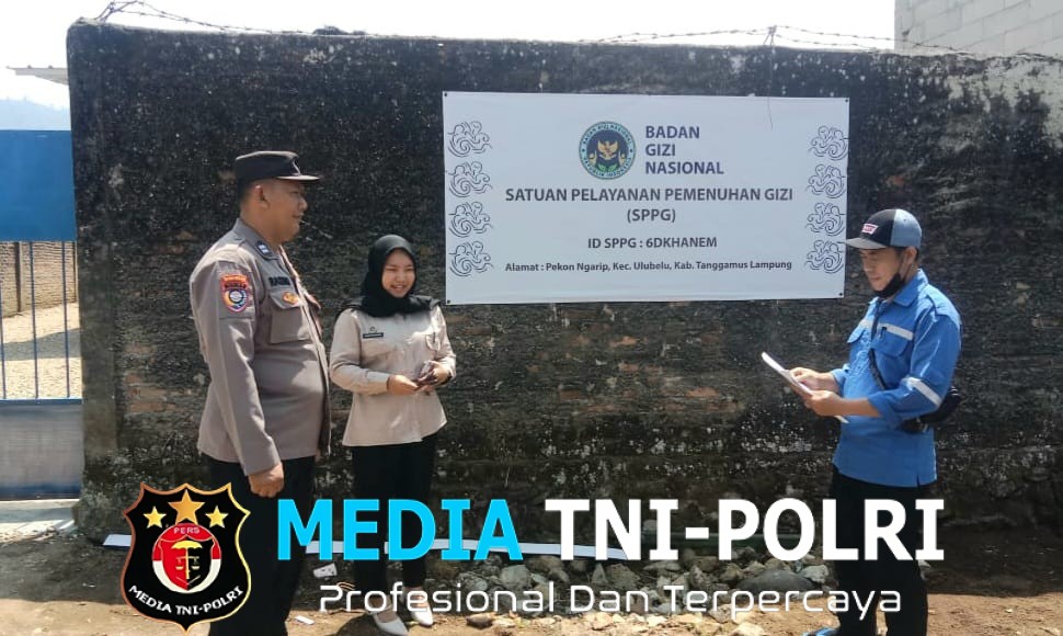 SPPG Ulubelu Resmi Dilaunching, Bhabinkamtibmas Polres Tanggamus Kawal Distribusi MBG untuk 2.174 Siswa