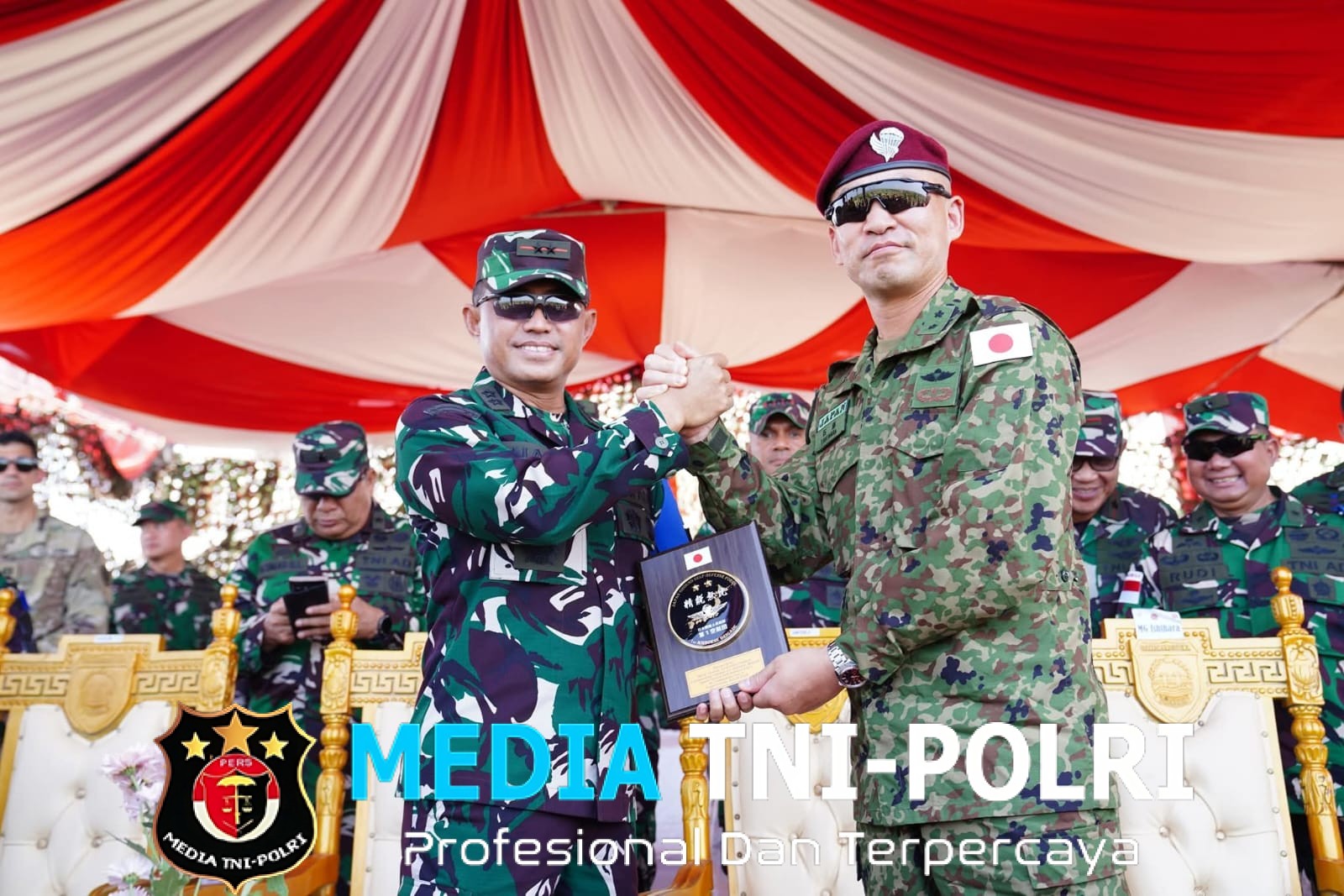 Inspektorat Korps Marinir Dampingi Pangkostrad dan Dankodiklat TNI Menyaksikan Materi Airborne Latihan Gabungan Super Garuda Shield 2025