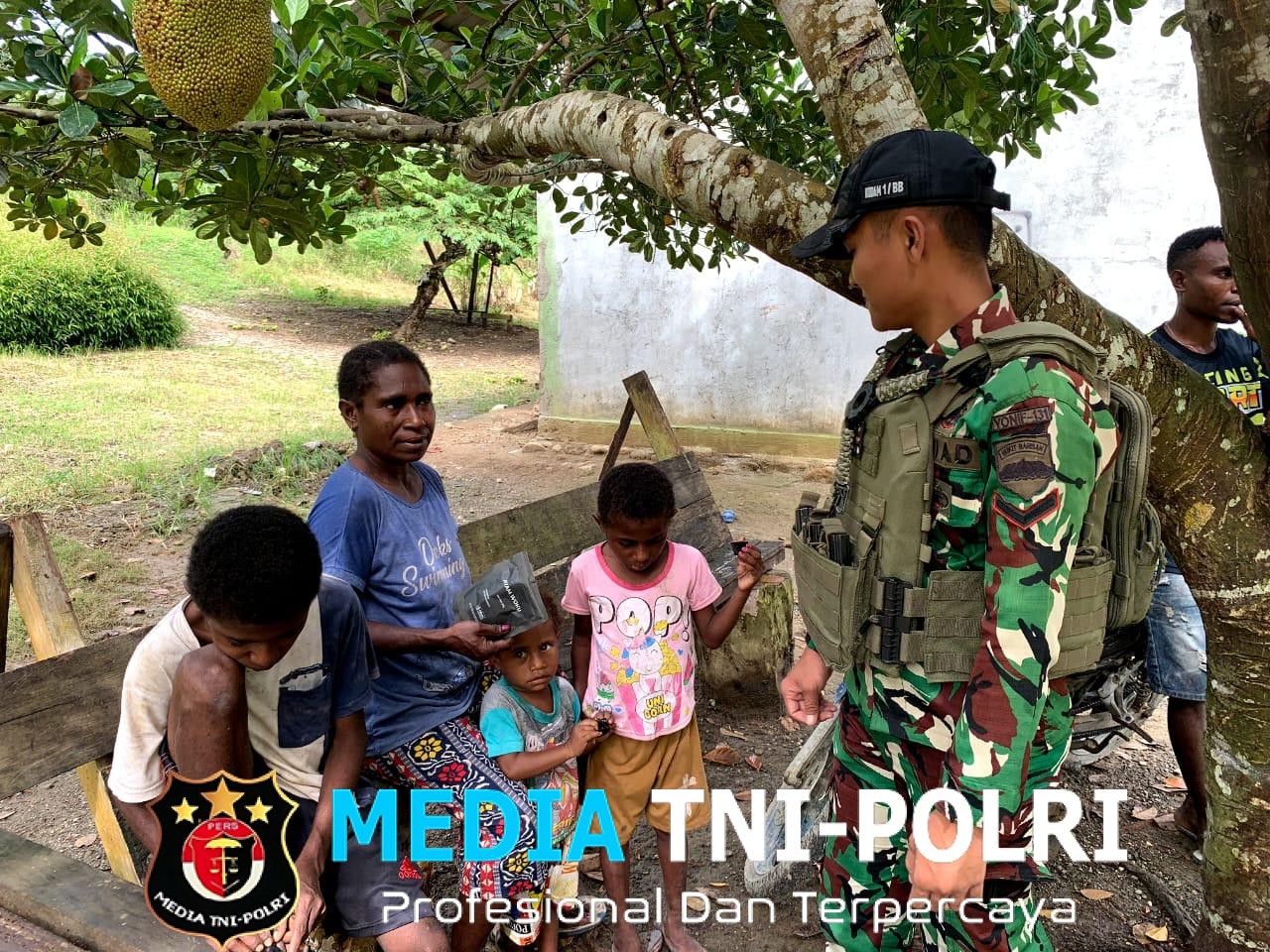 Peduli Warga Perbatasan Papua, Satgas Yonif 131/Brajasakti Gelar Pelayanan Kesehatan Gratis di Kampung Sawiyatami