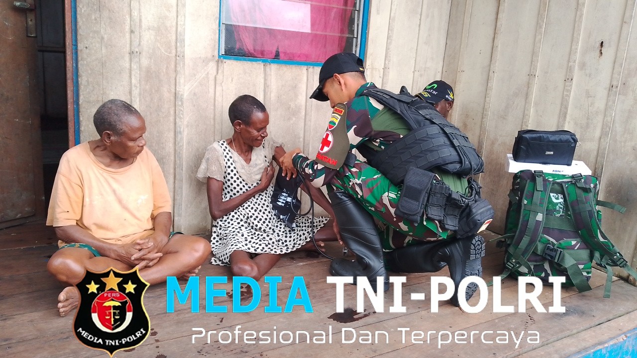 Pos Fayit Satgas Yonif 123/Rajawali Laksanakan Pelayanan Kesehatan Door to Door Untuk Warga Kampung Basim