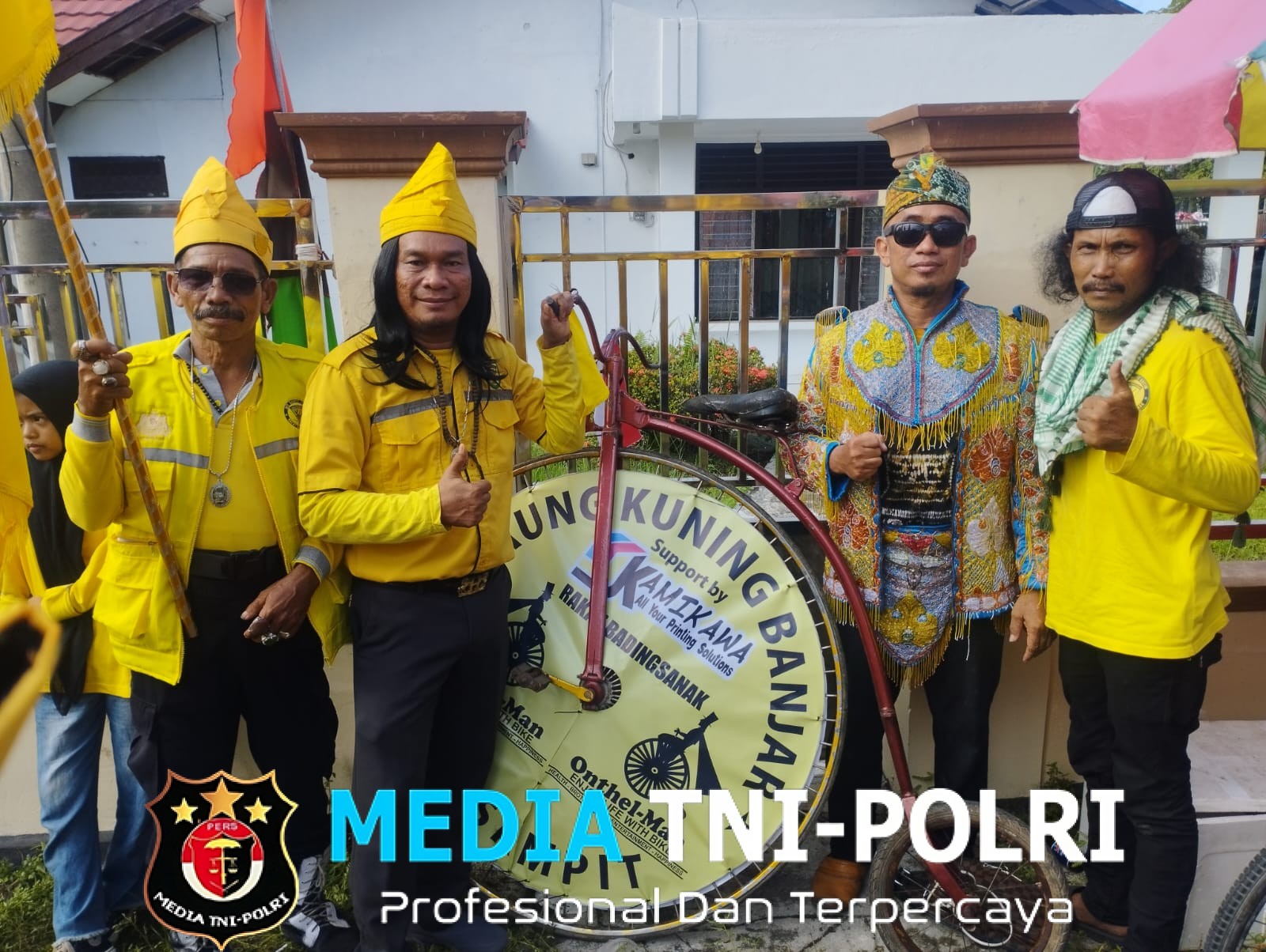 Waoo……Luar Biasa!!! Penampilan DPC Laung Kuning Banjar Sampit Ikut Pawai Pembangunan Memeriahkan HUT RI yang ke-80