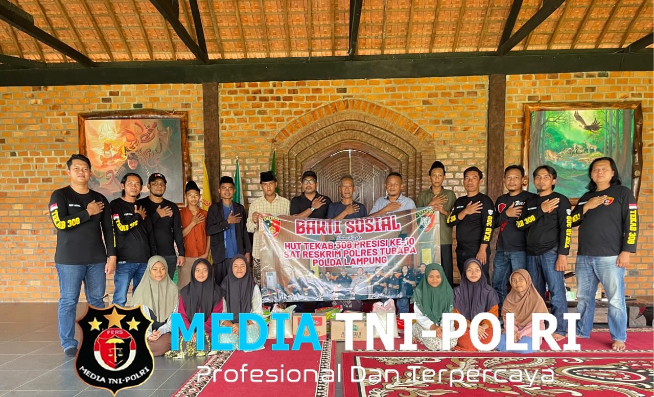 Sambut HUT Ke 10 Tekab 308, Satreskrim Polres Tulang Bawang Barat Gelar Bansos di Pondok Pesantren