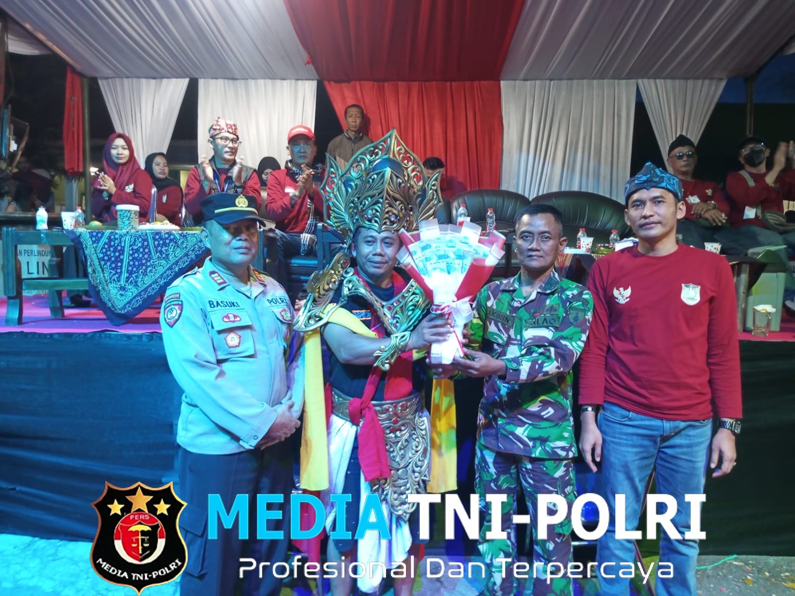 Sinergi TNI-Polri Amankan Karnaval HUT RI ke-80 di Desa Kalipare