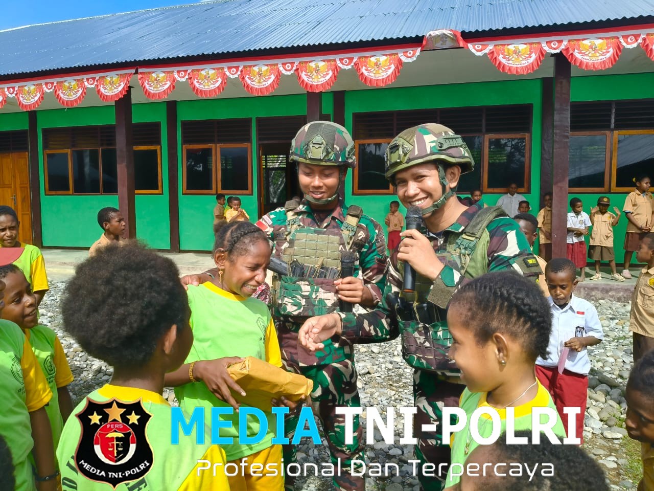 Ekstrakurikuler Satgas Yonif 521/DY Anak Papua Cerdas di SD Inpres Distrik Elelim