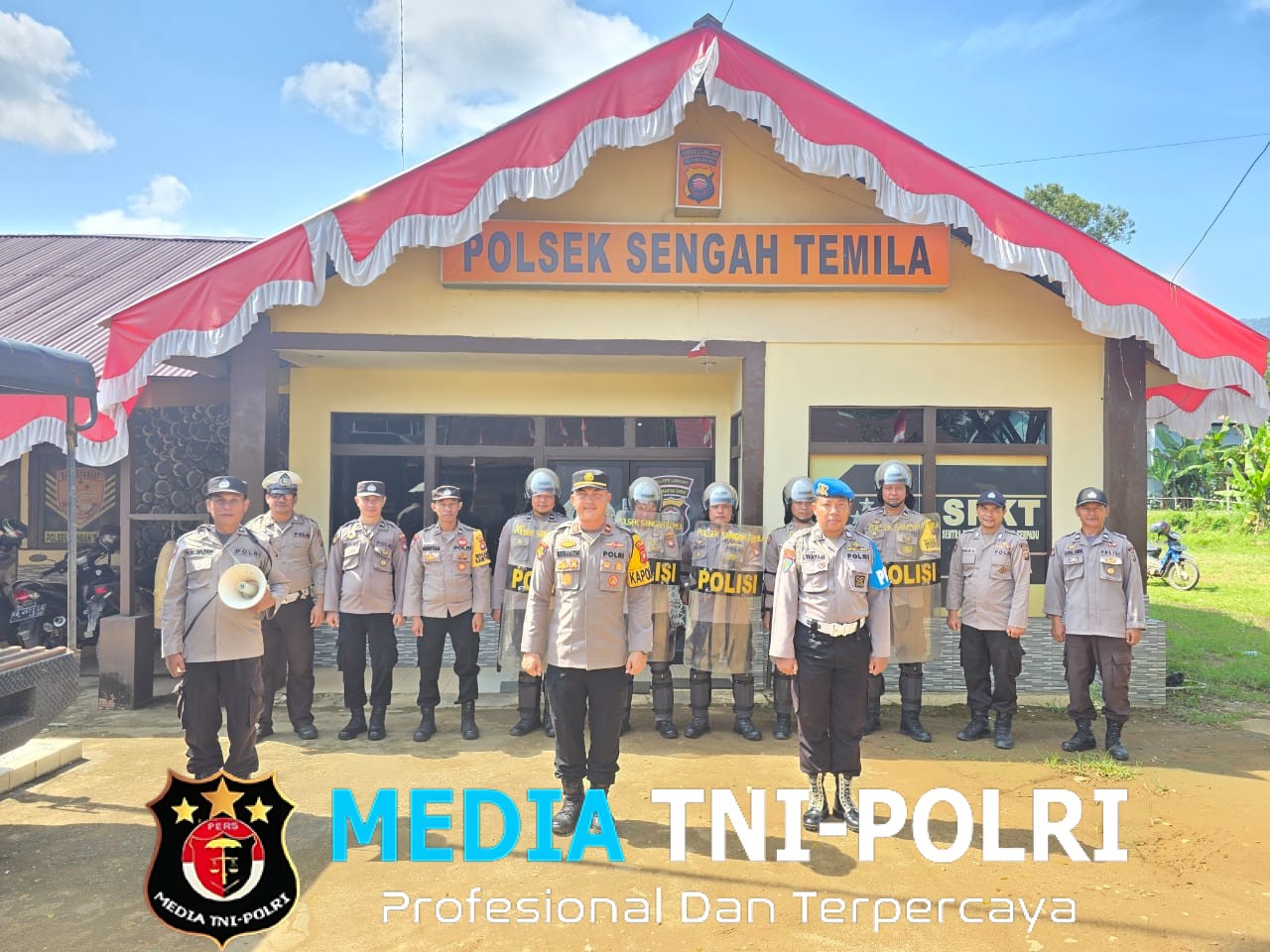 Kapolsek Sengah Temila Pimpin Latihan Sispamkota Tingkatkan Kesiapsiagaan Personel