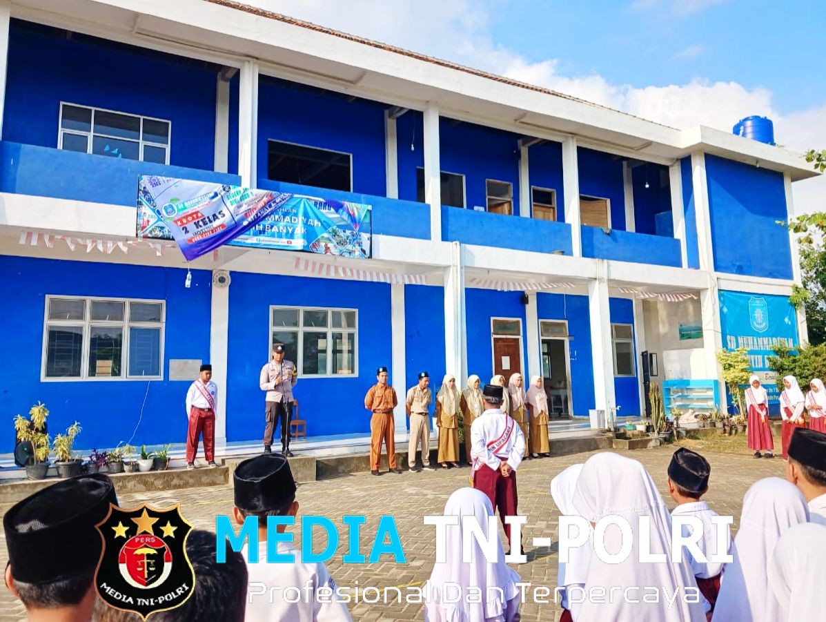 Polsek Seputih Banyak Gencarkan Pembinaan Pelajar Melalui Upacara di Sekolah