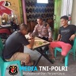 Dengan Mobil Dinas, Polsek Mandor Sisir Lokasi Rawan dan Sentuh Hati Warga