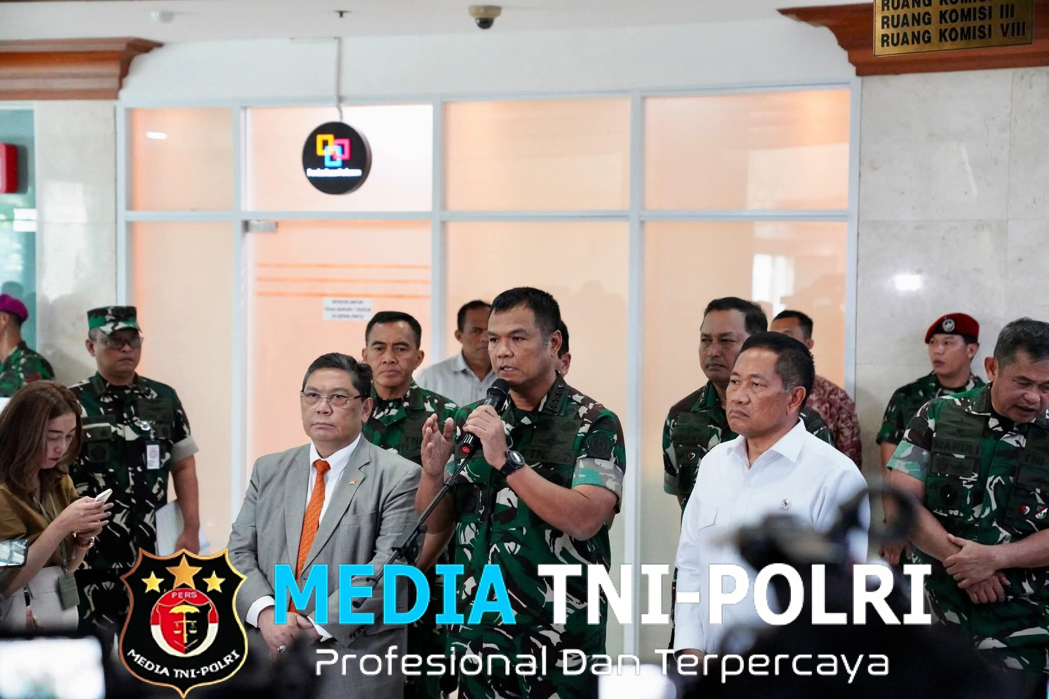 Wakil Panglima TNI Hadiri Rapat Kerja Bersama Komisi I DPR RI