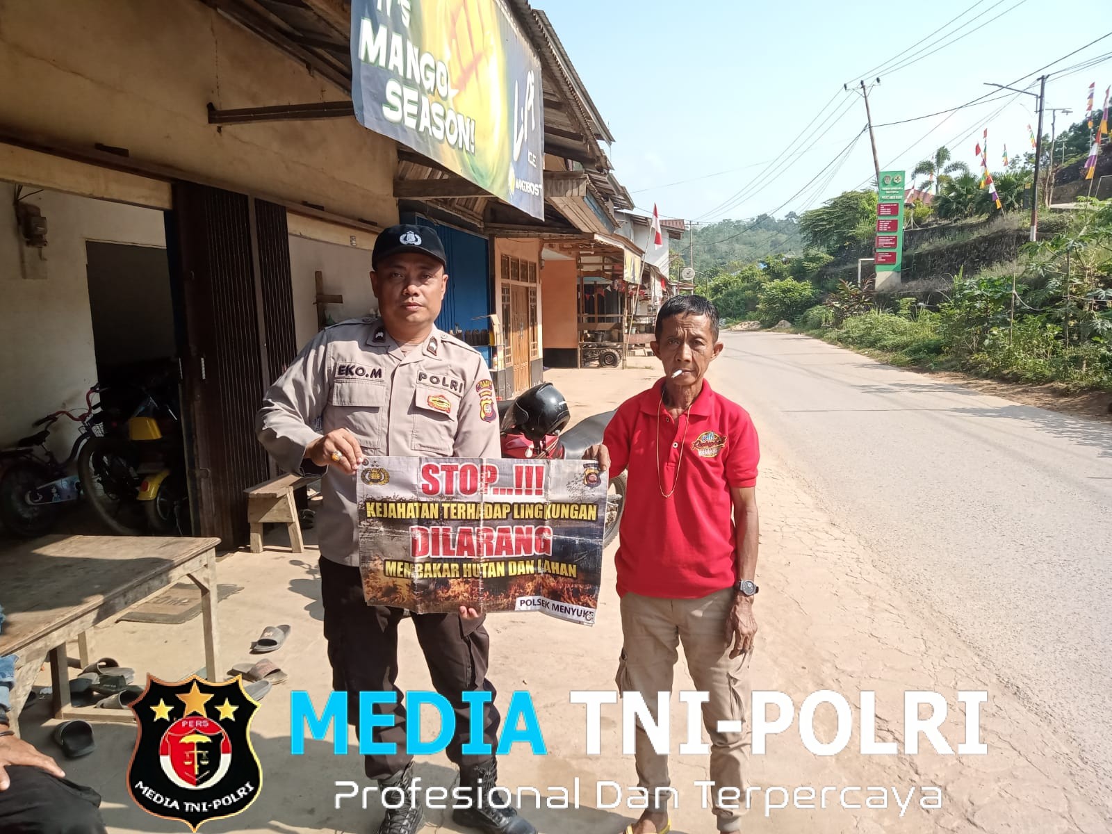 Cegah Kebakaran Hutan dan Lahan Polsek Menyuke Memberikan Imbauan Kepada Warga