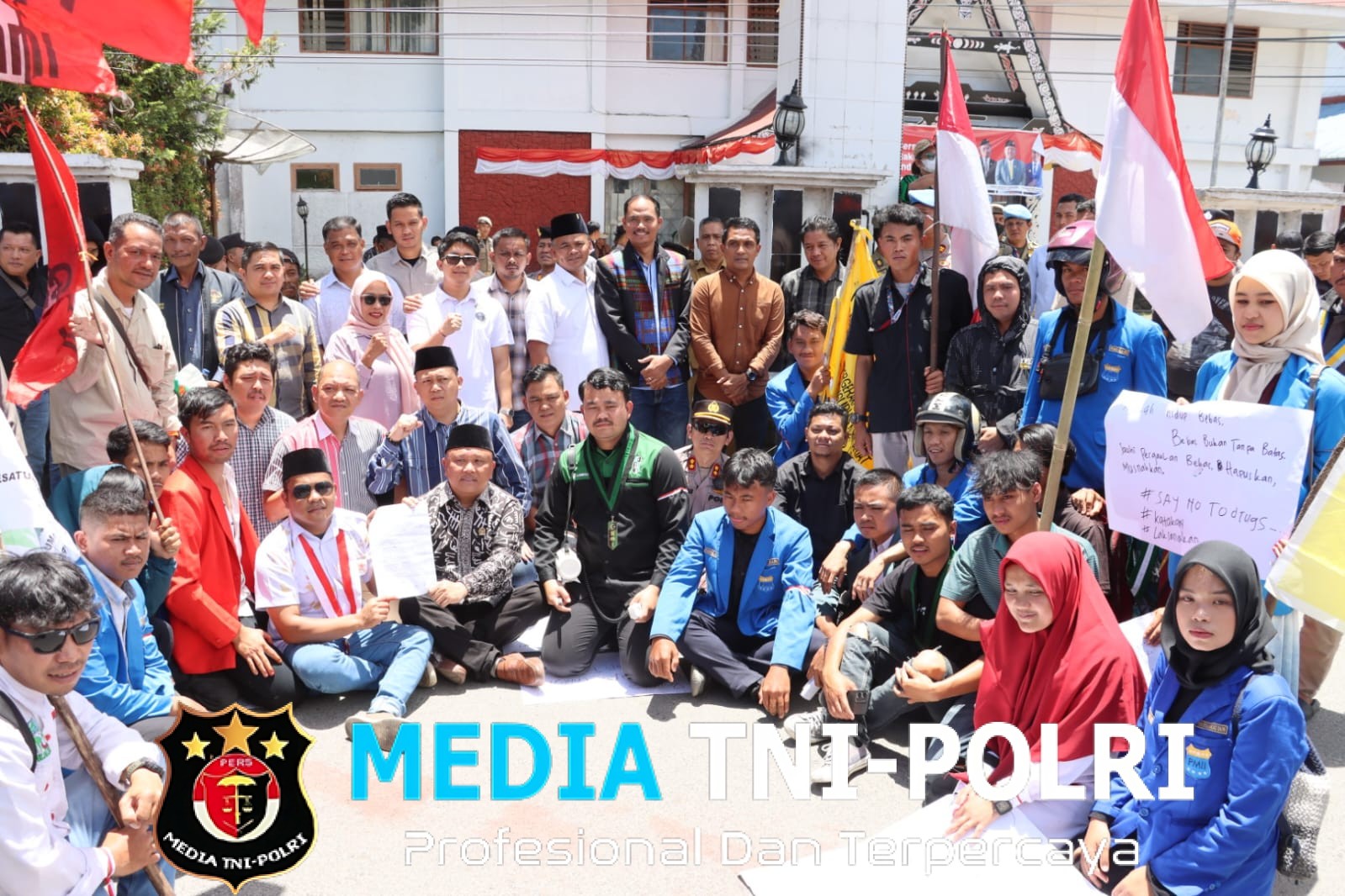 Polres Dairi Berikan Rasa Aman Saat Aksi Unjuk Rasa di Kabupaten Dairi Berjalan Aman dan Kondusif