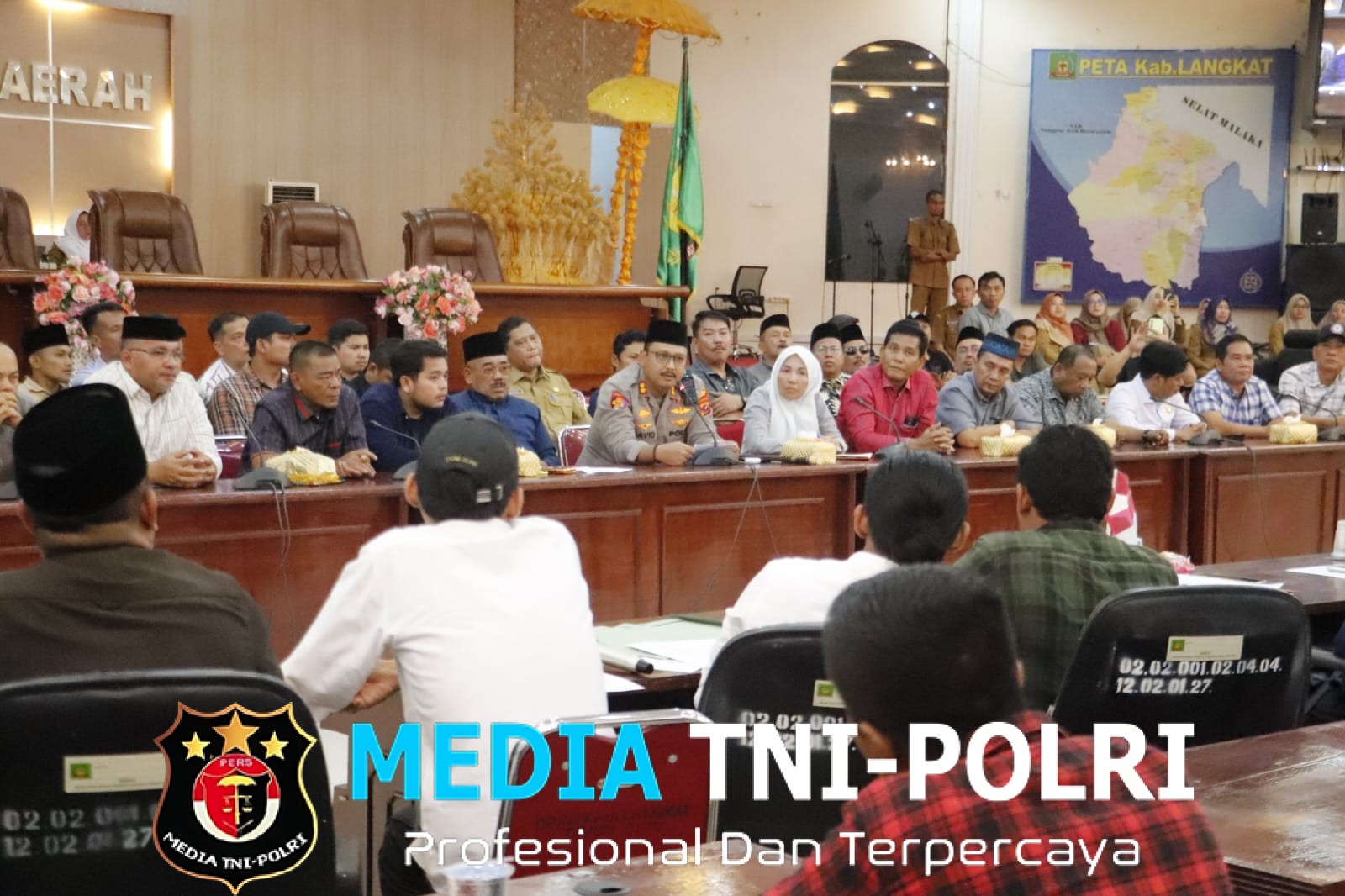 Kapolres Langkat Pimpin Langsung Pengamanan Aksi Unjuk Rasa Kelompok SADAR di DPRD Langkat
