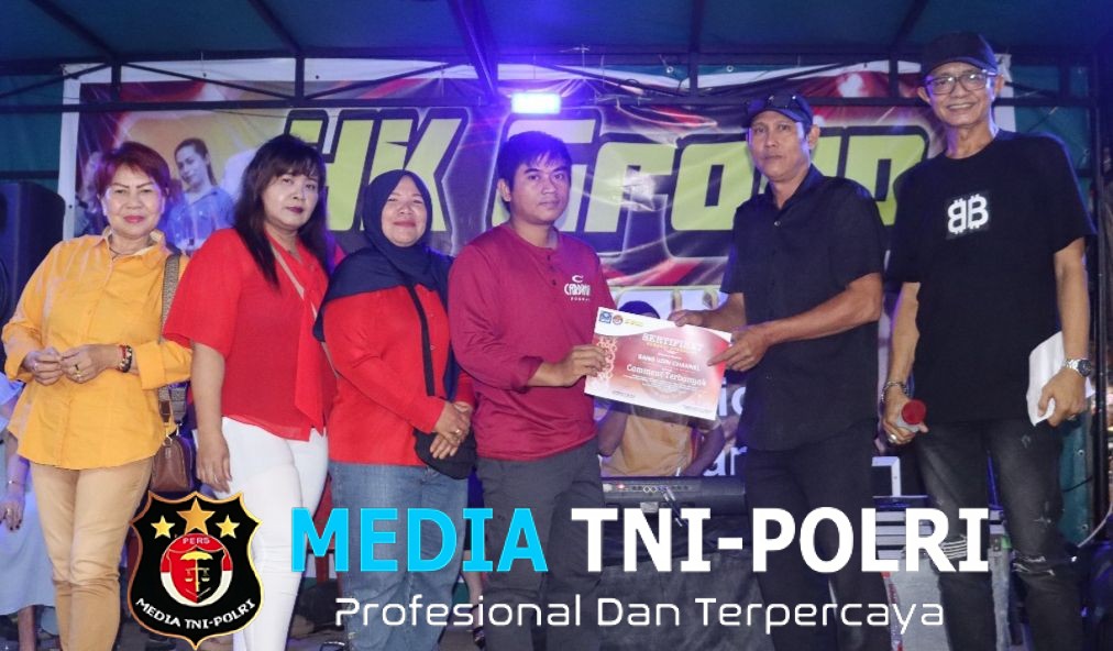 Pimpinan YK Grup Bagikan Hadiah Pemenang Lomba Video Pendek ‘Akibat Bermain Judi Online’