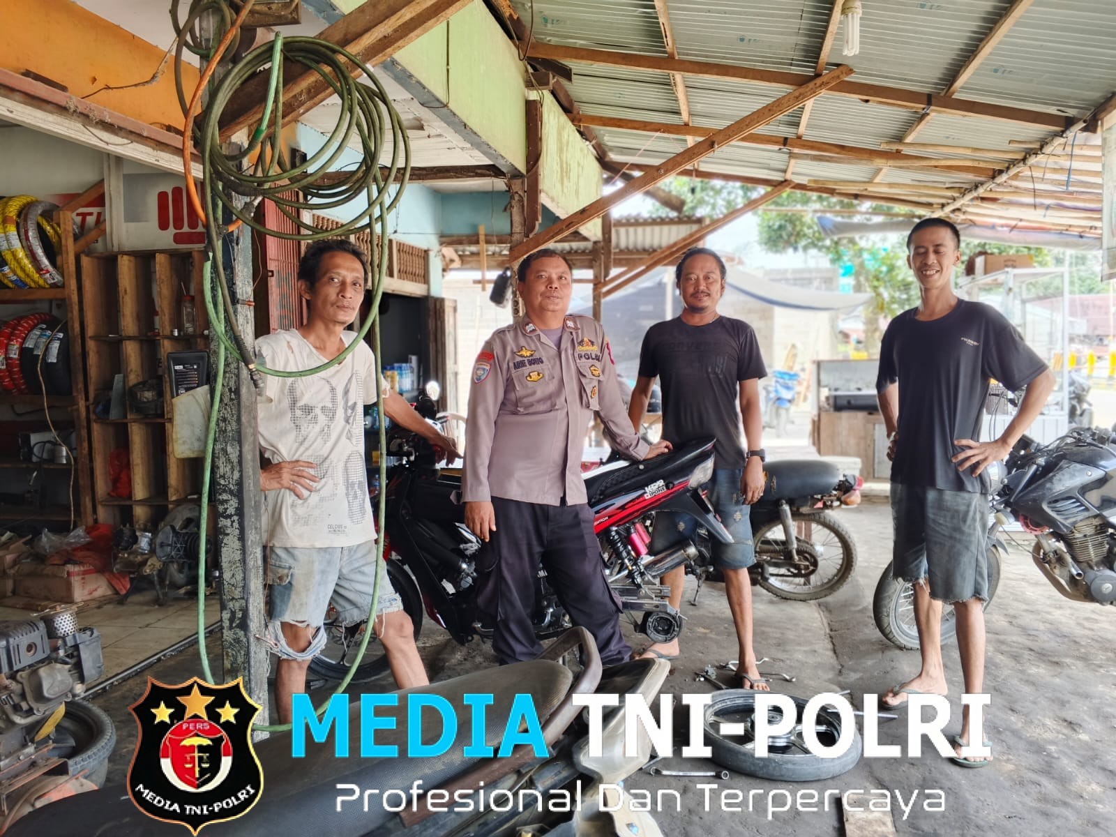 Polsek Sengah Temila Pererat Sinergi, Polisi Sambangi Bengkel dan Sapa Warga