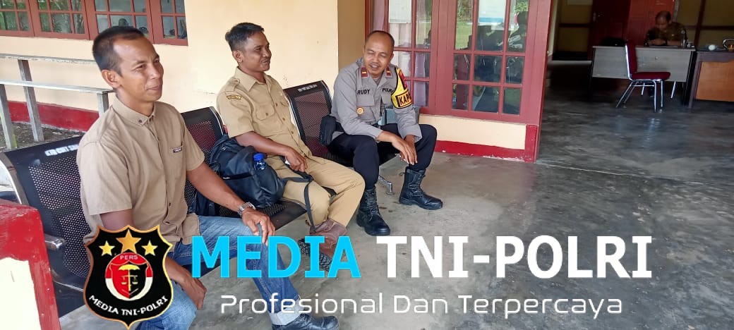 Kapolsek Sebangki Koordinasi dengan Kades Kumpang Tengah, Dukung Program Penanaman Jagung 1 Desa 1 Hektare