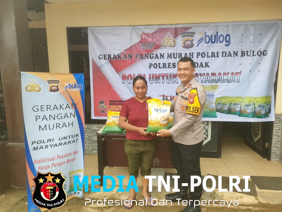 Gerakan Pangan Murah Polri–Bulog Hadir di Sengah Temila, Warga Antusias Dapatkan Beras Murah