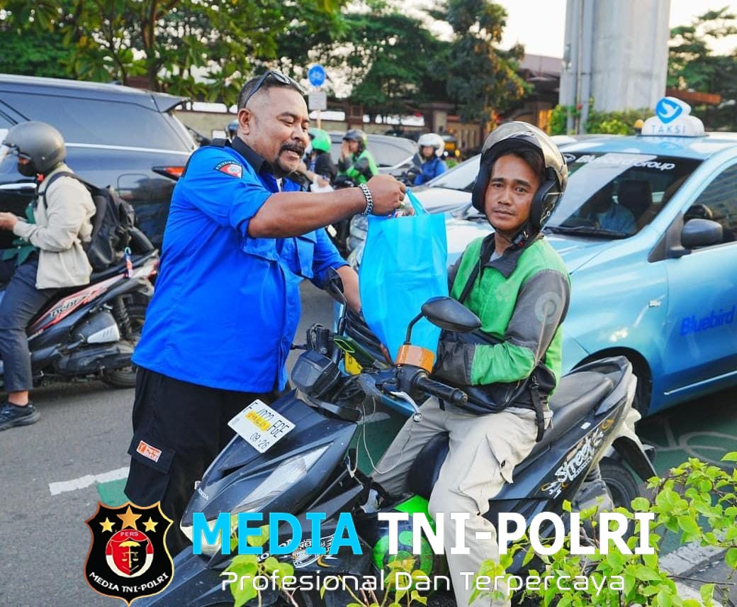 Buruh KSPSI dan Polri Adakan Bakti Sosial, Ratusan Paket Sembako Dibagikan kepada Warga