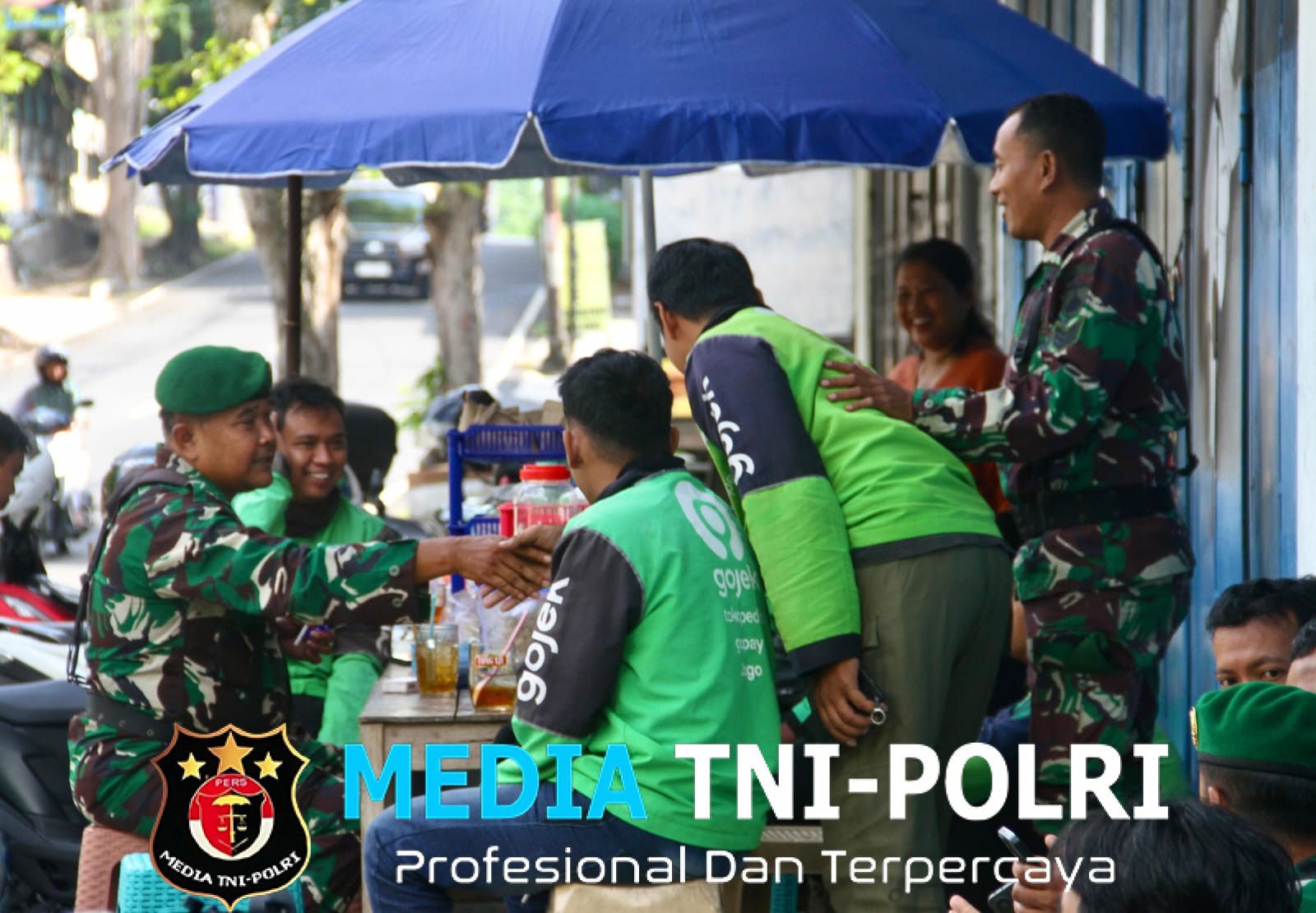 Angkringan Pinggir Jalan Menyatukan Dalam Bingkai Persaudaraan