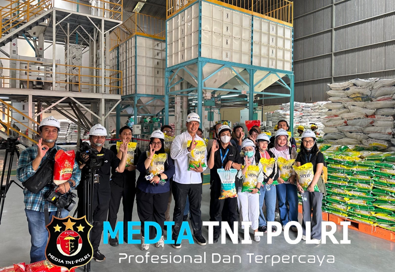 Dirut Perum BULOG Ajak Media Lihat Langsung Perawatan Dan Pemeliharaan Beras BULOG, Pastikan Beras BULOG Layak Dikonsumsi Masyarakat