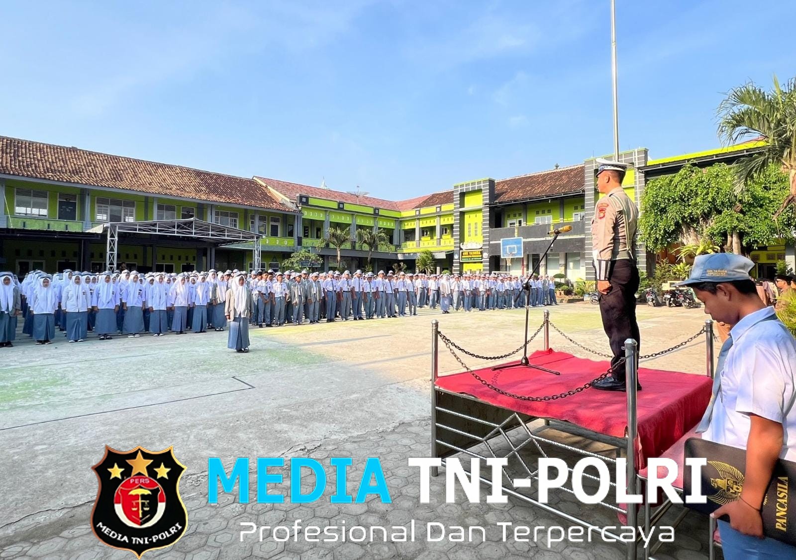 Lewat Upacara Bendera, Polres Pringsewu Tanamkan Disiplin dan Nasionalisme di Kalangan Pelajar