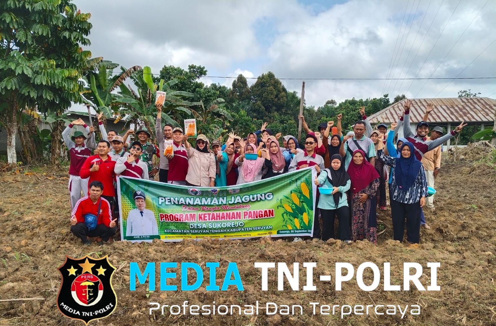 Dukung Swasembada Pangan, Babinsa Koramil 1015-12/Seruyan Tengah Bantu Tanam Jagung