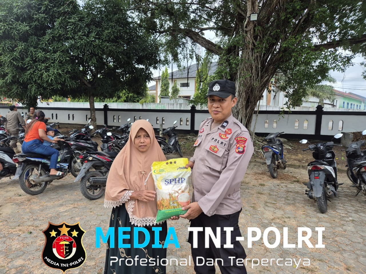 Dukung Program Pemerintah, Seluruh Polsek Jajaran Polres Mesuji Gelar Gerakan Pangan Murah di Setiap Wilayah
