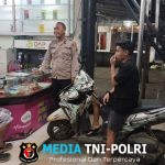 Polisi Sambangi Warga Saat Nongkrong Malam, Jalin Keakraban Lewat Patroli Humanis