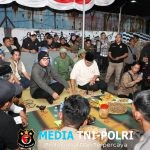 Aktivasi Siskamling, Wamen Bima Arya “Ronda” Bareng Wali Kota Bandung