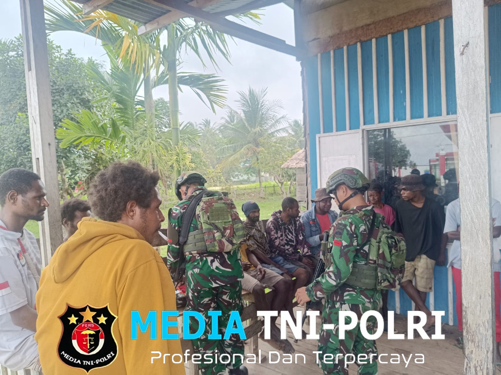 Pos Mur Laksanakan Patroli Simpatik di Kampung Mur, Distrik Mambioman Bapai