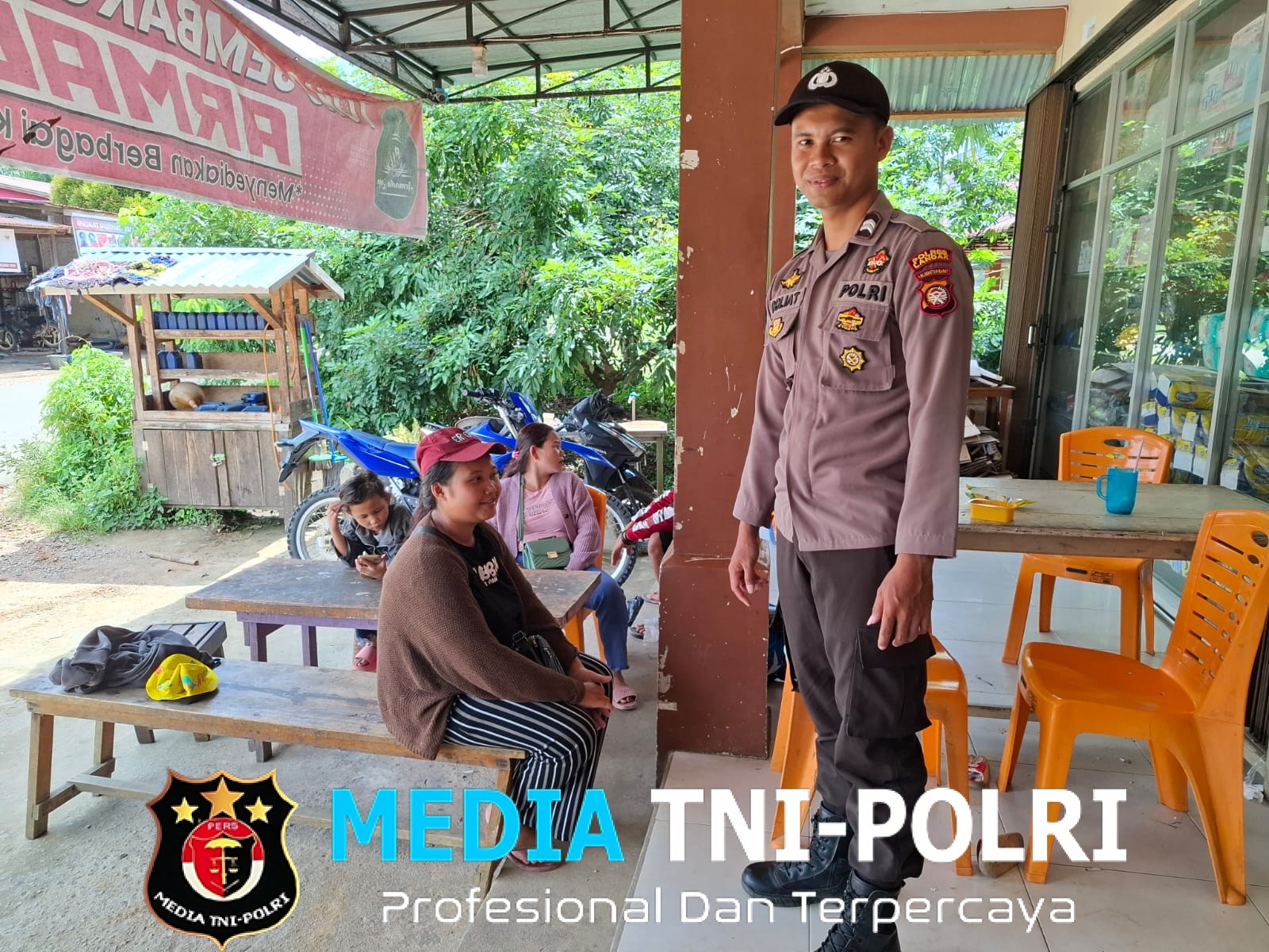 Polsek Kuala Behe Patroli Sambangi Warga, Cegah Gangguan Kamtibmas