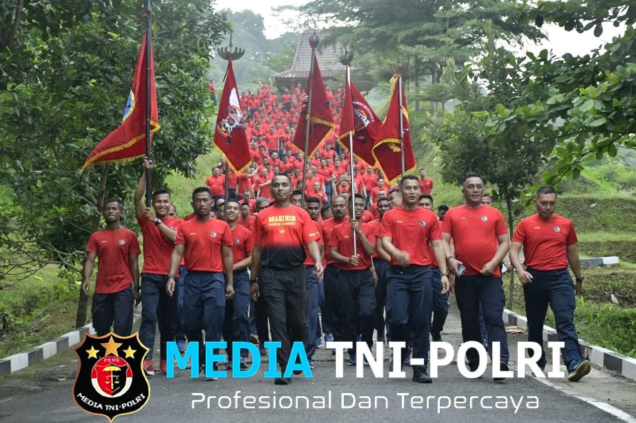 Penuh Semangat dan Gembira, Prajurit Yonif 7 Marinir Melaksanakan Olahraga Bersama dan Fun Game