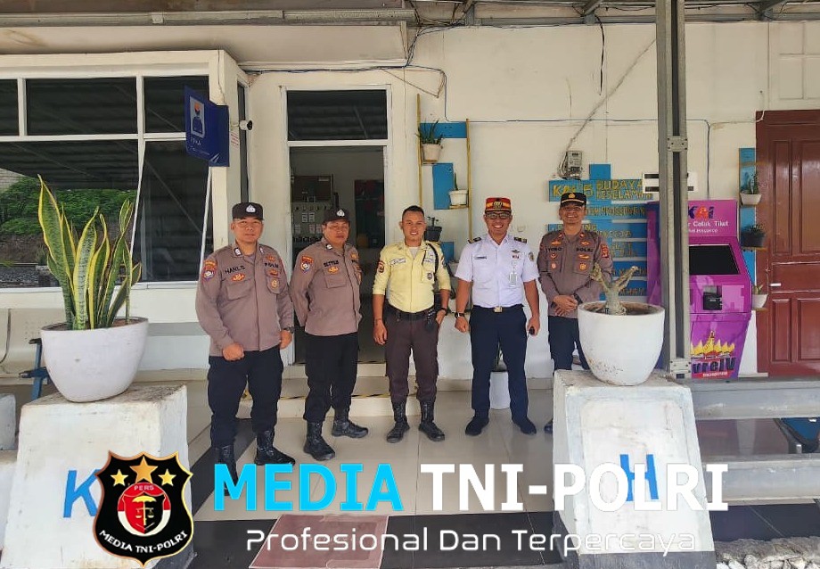 Ciptakan Rasa Aman, Sat Binmas Polres Lampung Tengah Sambangi Stasiun Haji Pemanggilan