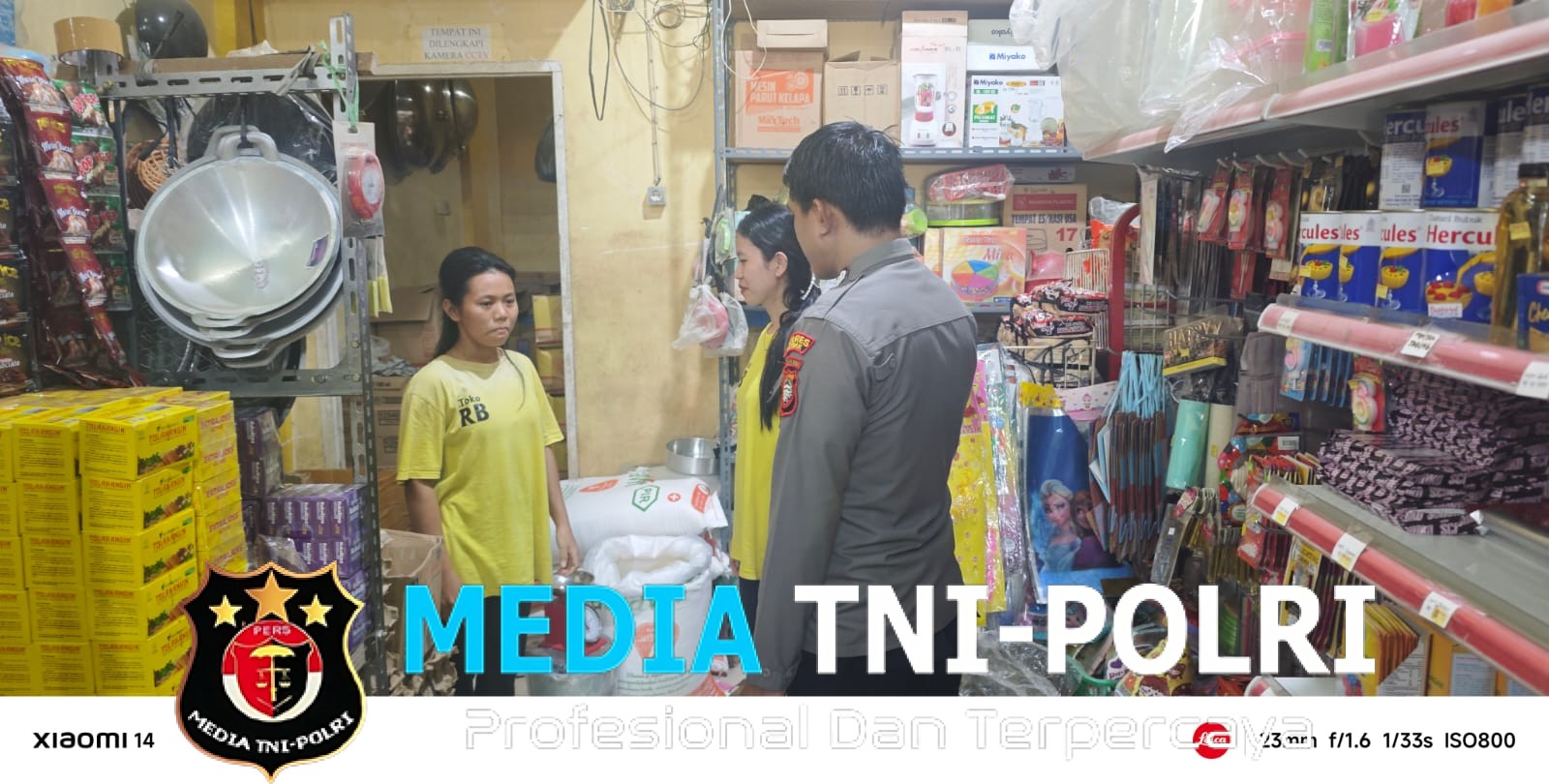 Antisipasi Kejahatan, Polsek Sengah Temila Gelar Patroli Siang Sapa Warga