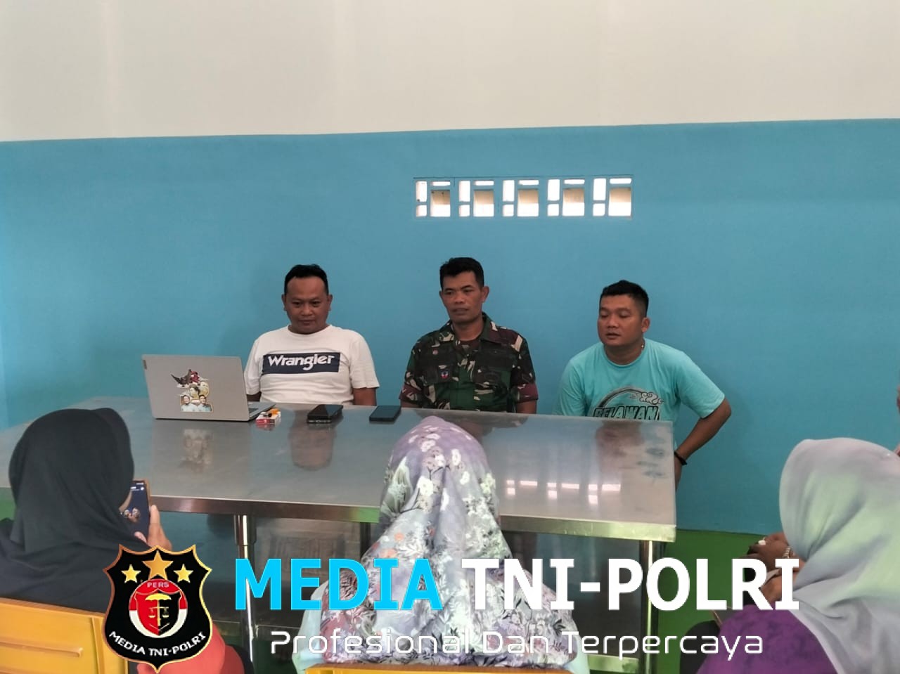 Babinsa Nogosari Tinjau Dapur MBG, Pastikan Makanan Layak dan Bergizi untuk Pelajar
