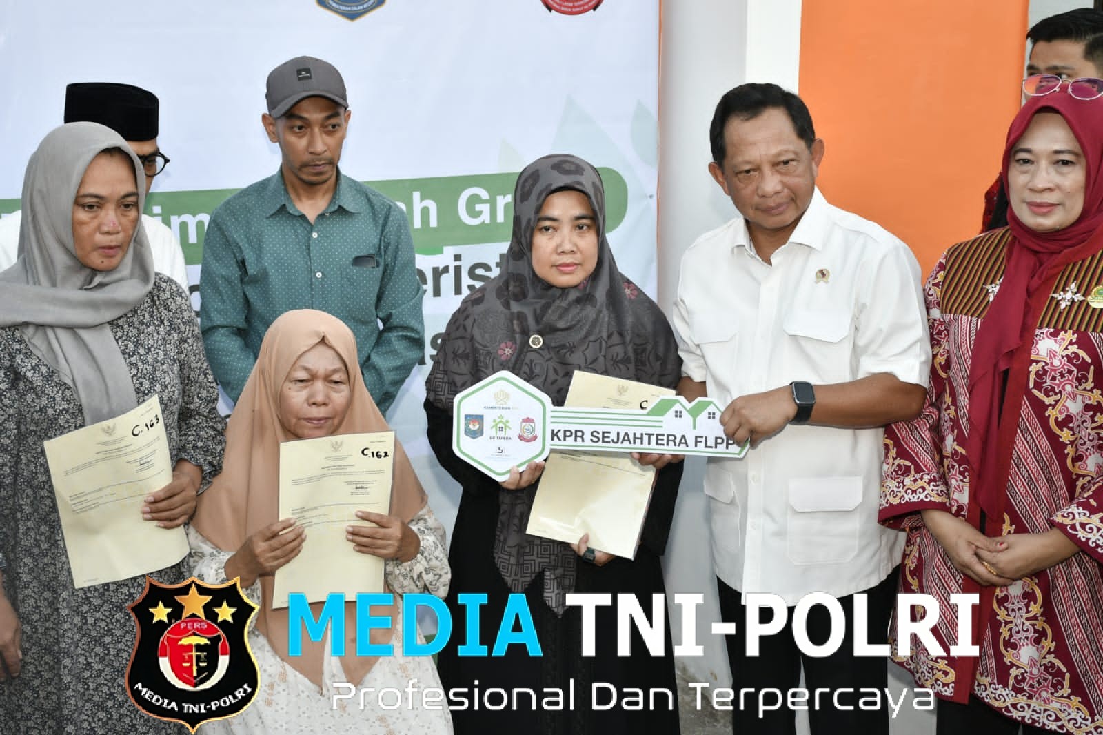 Pemerintah Serahkan Bantuan Rumah ke Korban Unjuk Rasa Makassar, Mendagri Bentuk Kepedulian Negara