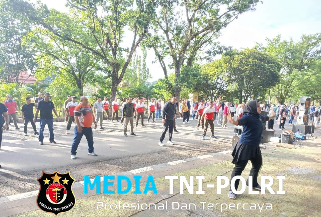 Semangat di Pagi Yang Cerah, TNI Meriahkan Kegiatan “Senam Merangin Sehat” Bersama Forkopimda dan ASN