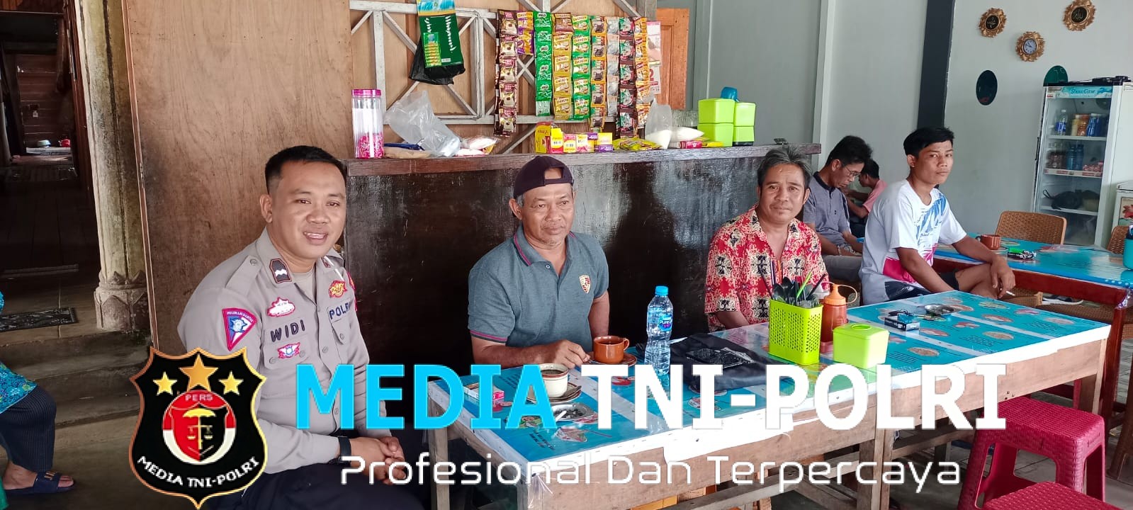 Melalui Patroli Sambang  Kanit Lantas Sampaikan Himbauan Kamtibmas